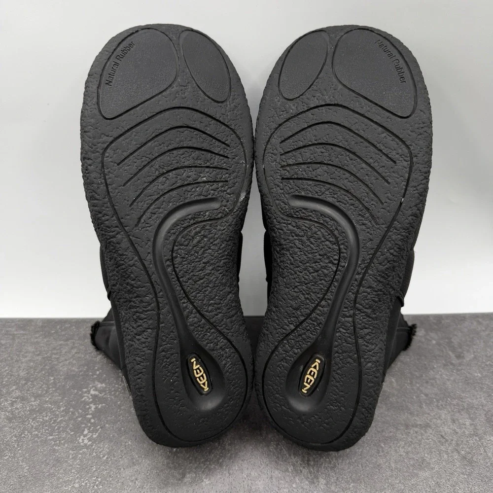KEEN Howser II Mens US 10.5 Black Quilted Slip On Chukka Boots Mid Ankle Shoes